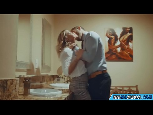 ❤️ Ha blonde e mahlahahlaha e u eka ka kamoreng ea ho phomola ea sechaba litšoantšong tsa bootsoa st.qizpornolar.ru ️❤